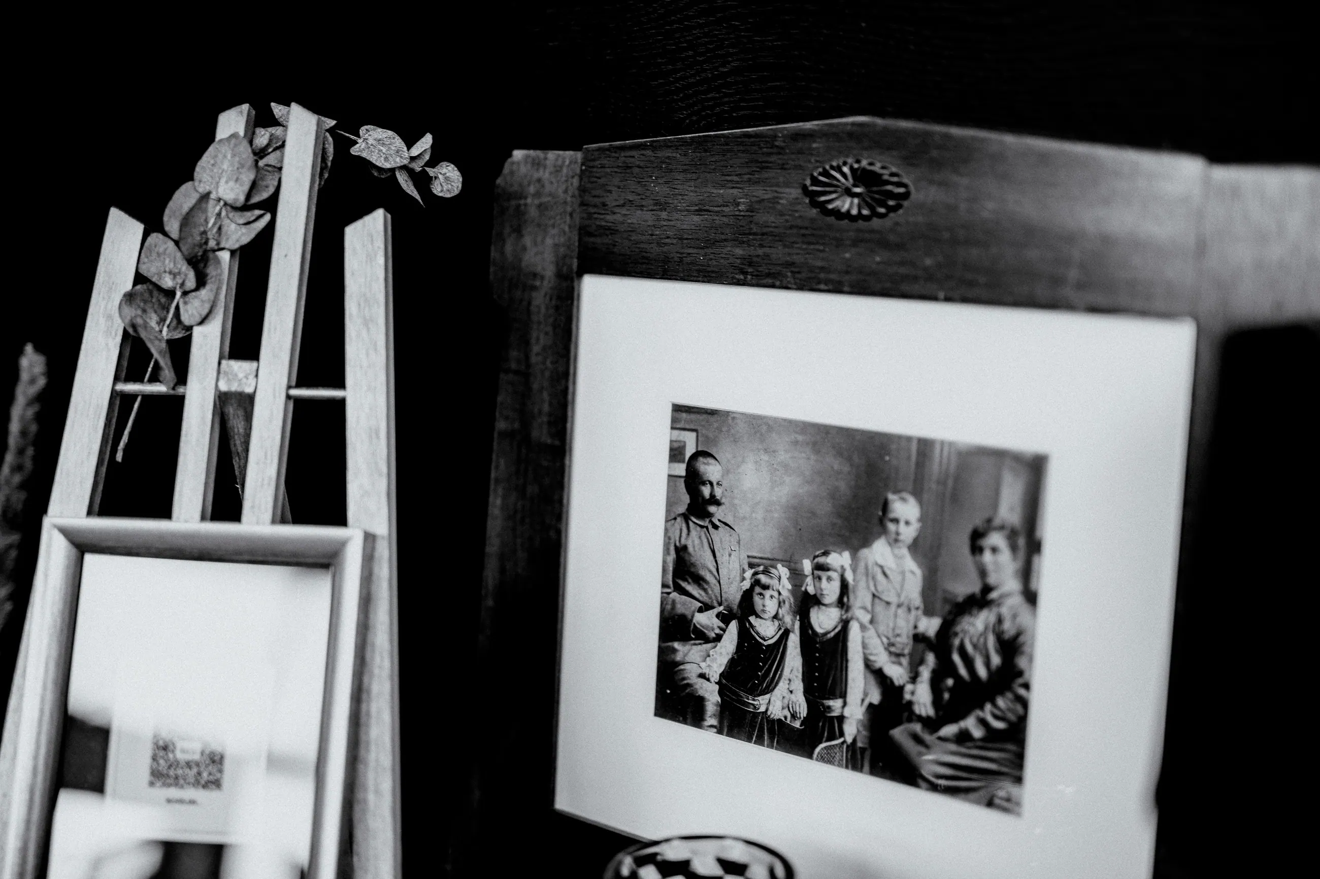 Schüler · Genussspielhaus, Baden — historisches Familienfoto im Rahmen, in Schwarzweiss